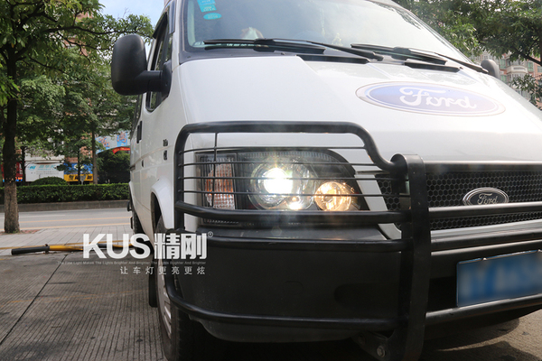 11款福特全顺[3]